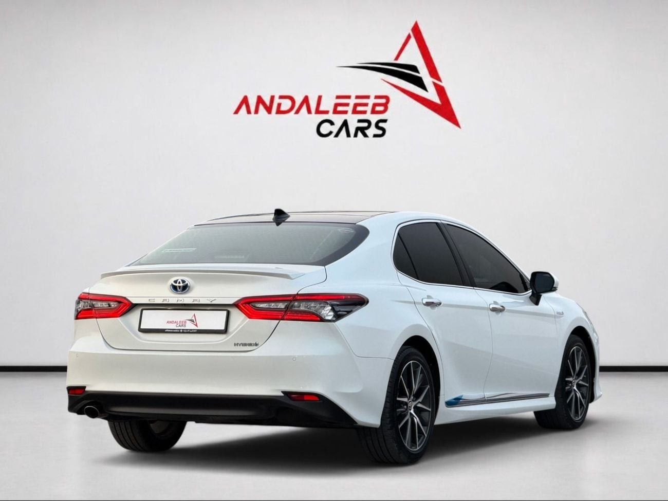 تويوتا كامري GLE HEV TOYOTA CAMRY HYBRID LIMITED | AGENCY WARRANTY | FULL AGENCY SERVICE HISTORY | 2024 | GCC SPECS