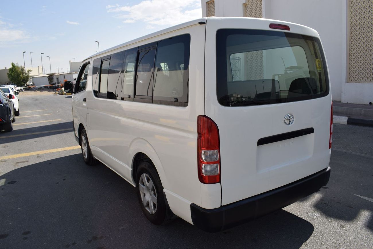 Toyota Hiace Toyota Hiace Bus 13 seater, model:2013. Excellent condition