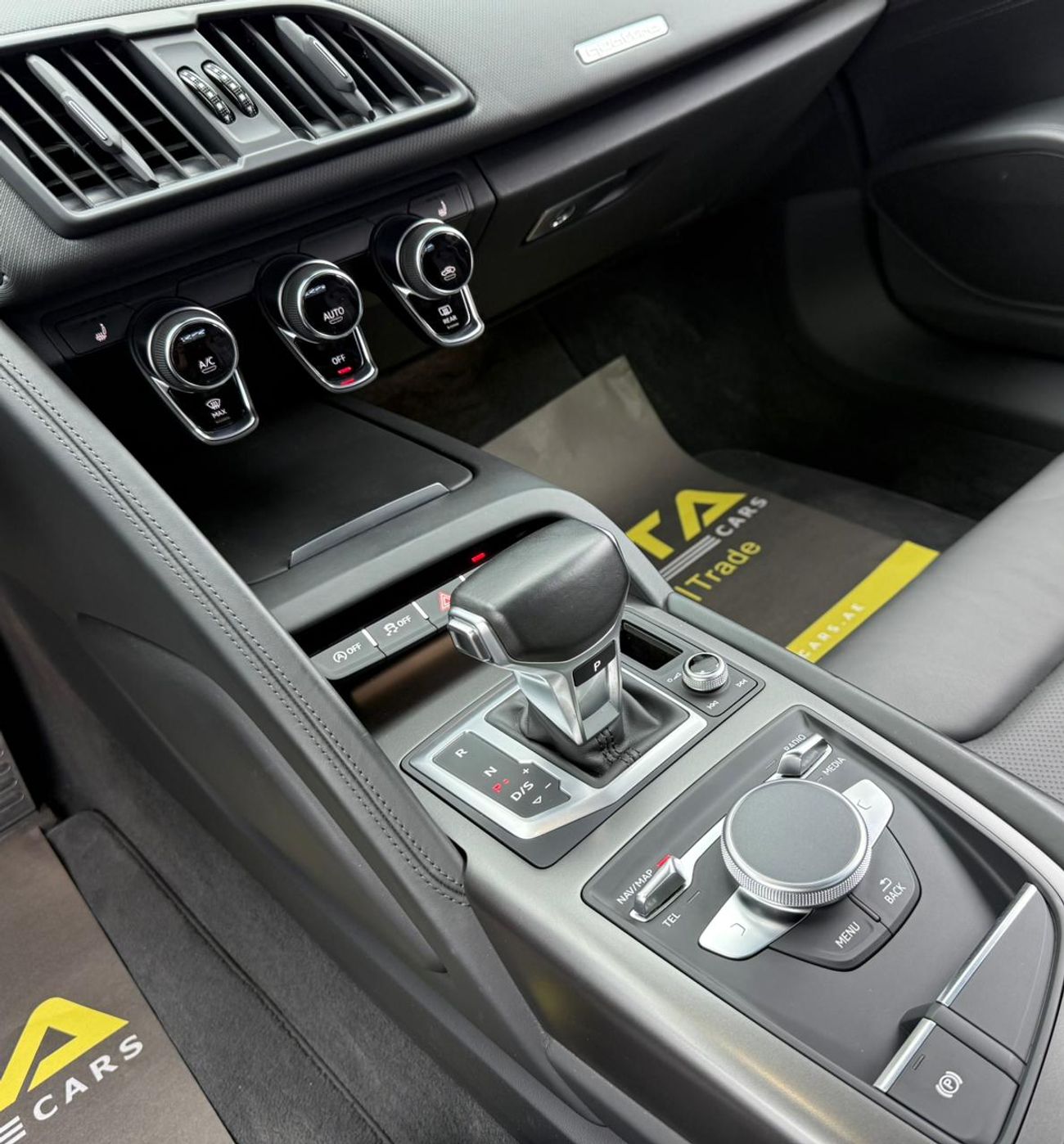 أودي R8 V10 RWD 5.2L (540 HP) 2016 Audi R8 V10 Quattro, Very Low Km, RECARO Seats, Fully Loaded, Excellent C