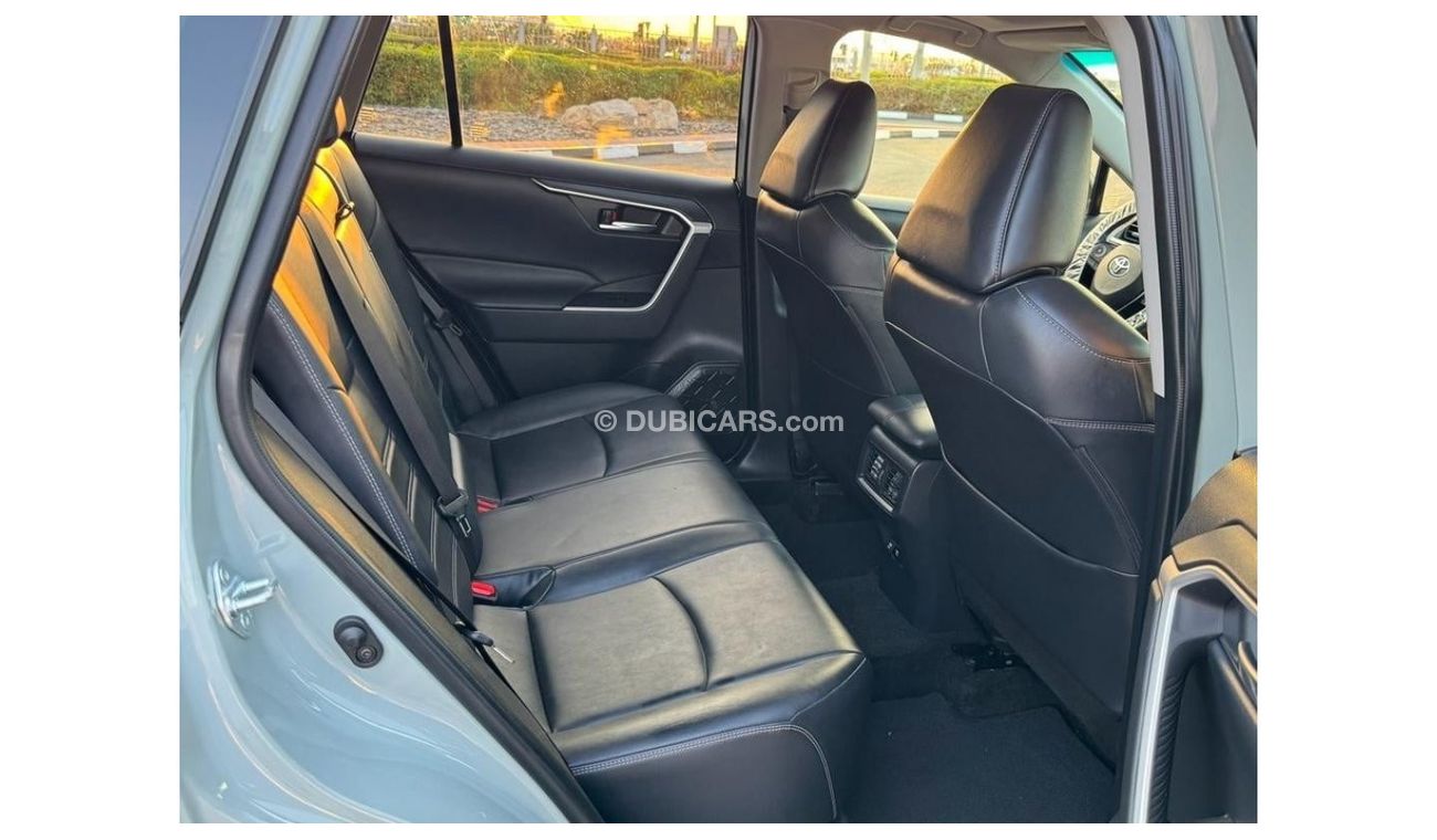 تويوتا راف ٤ XLE