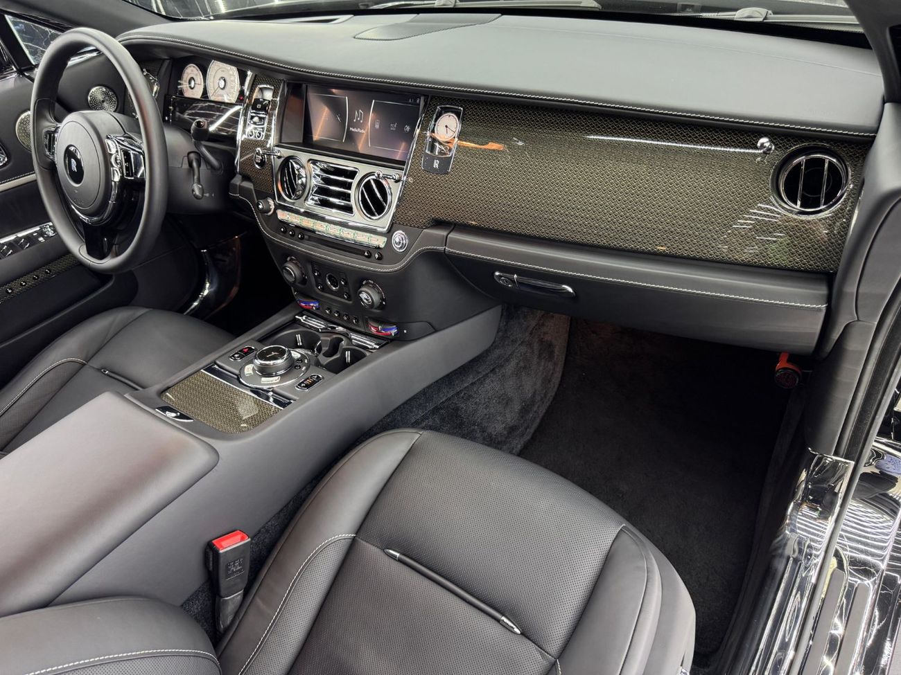 رولز رويس واريث Black Badge 6.6L (632 HP) 2023 Rolls Royce Wraith,  Warranty, Carbon Fiber Package, Very Low Kms, 63