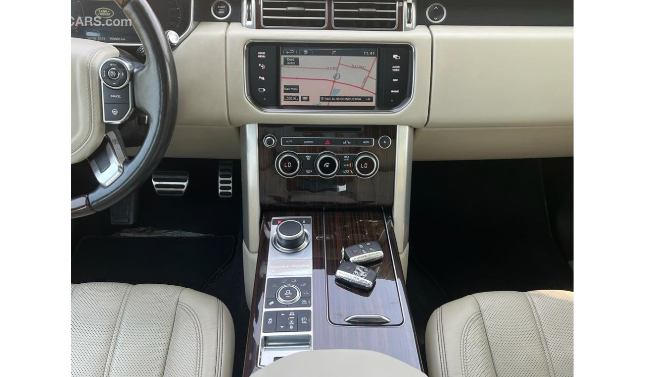 Land Rover Range Rover Vogue SE Supercharged RANGE ROVER VOGUE SE 2015 GCC SUPERCHARGED WITH WARRANTY SERVICE HISTORY