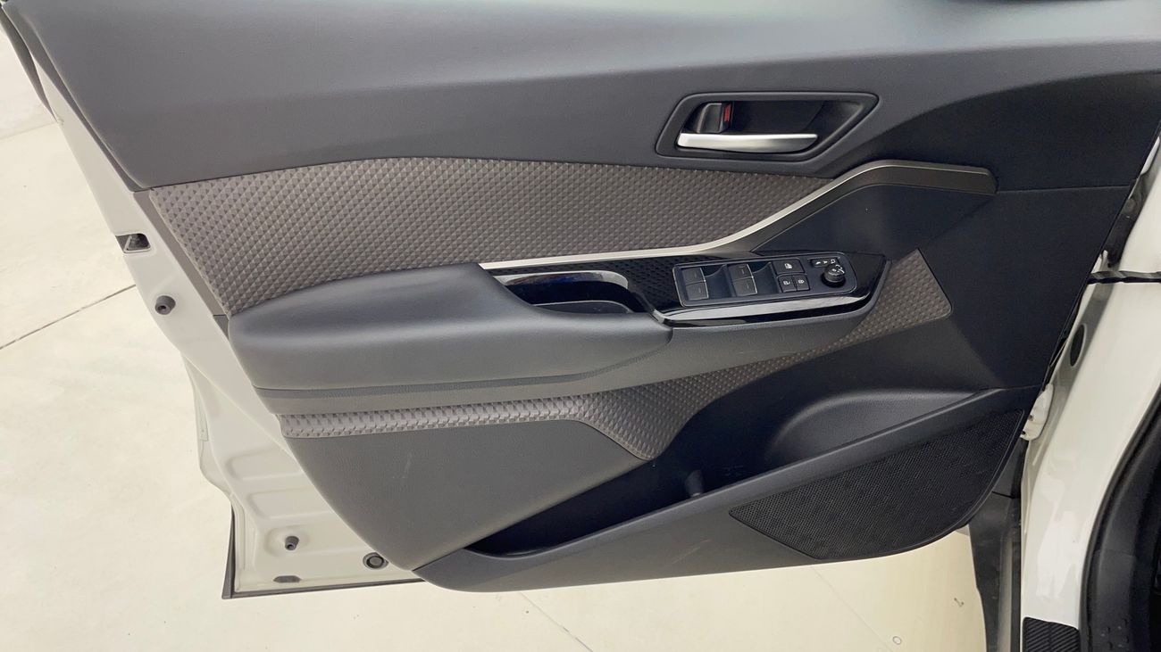 تويوتا CHR VX 1.8 | بدون دفعة مقدمة | اختبار القيادة في المنزل