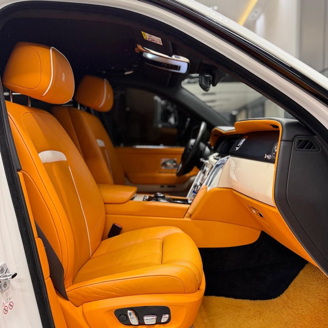 Rolls Royce Cullinan  Silver Badge | 2026 Facelift Kit | GCC Specs | Service Contract