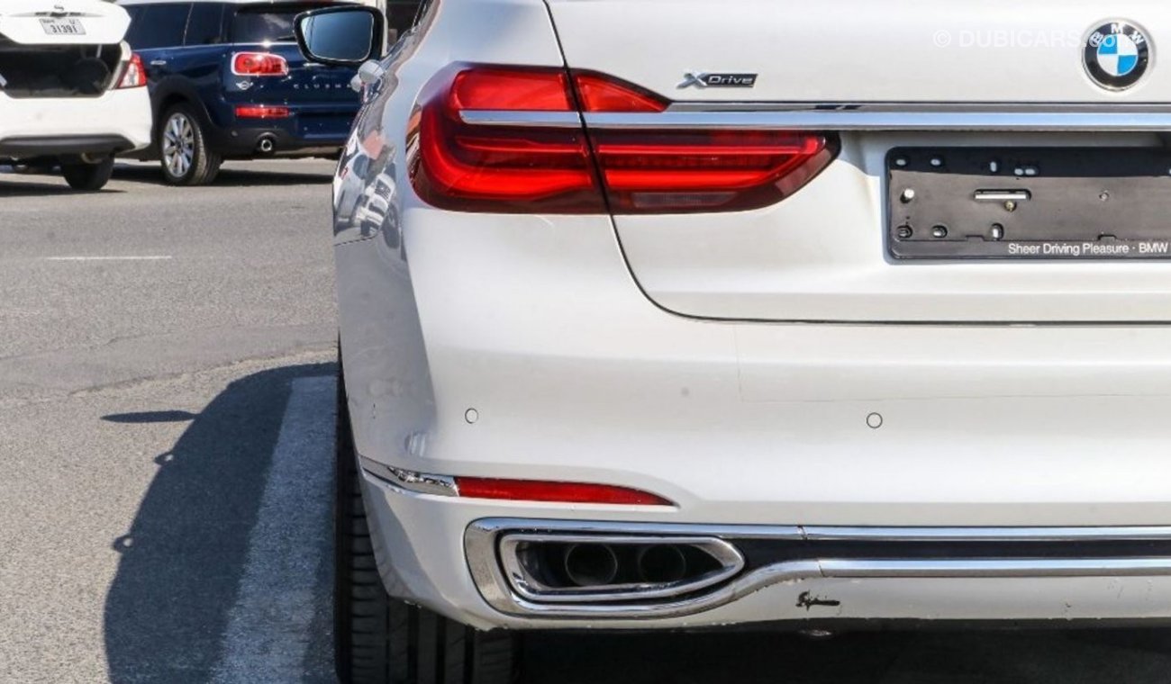 بي أم دبليو 750 Li XDRIVE  LUXURY