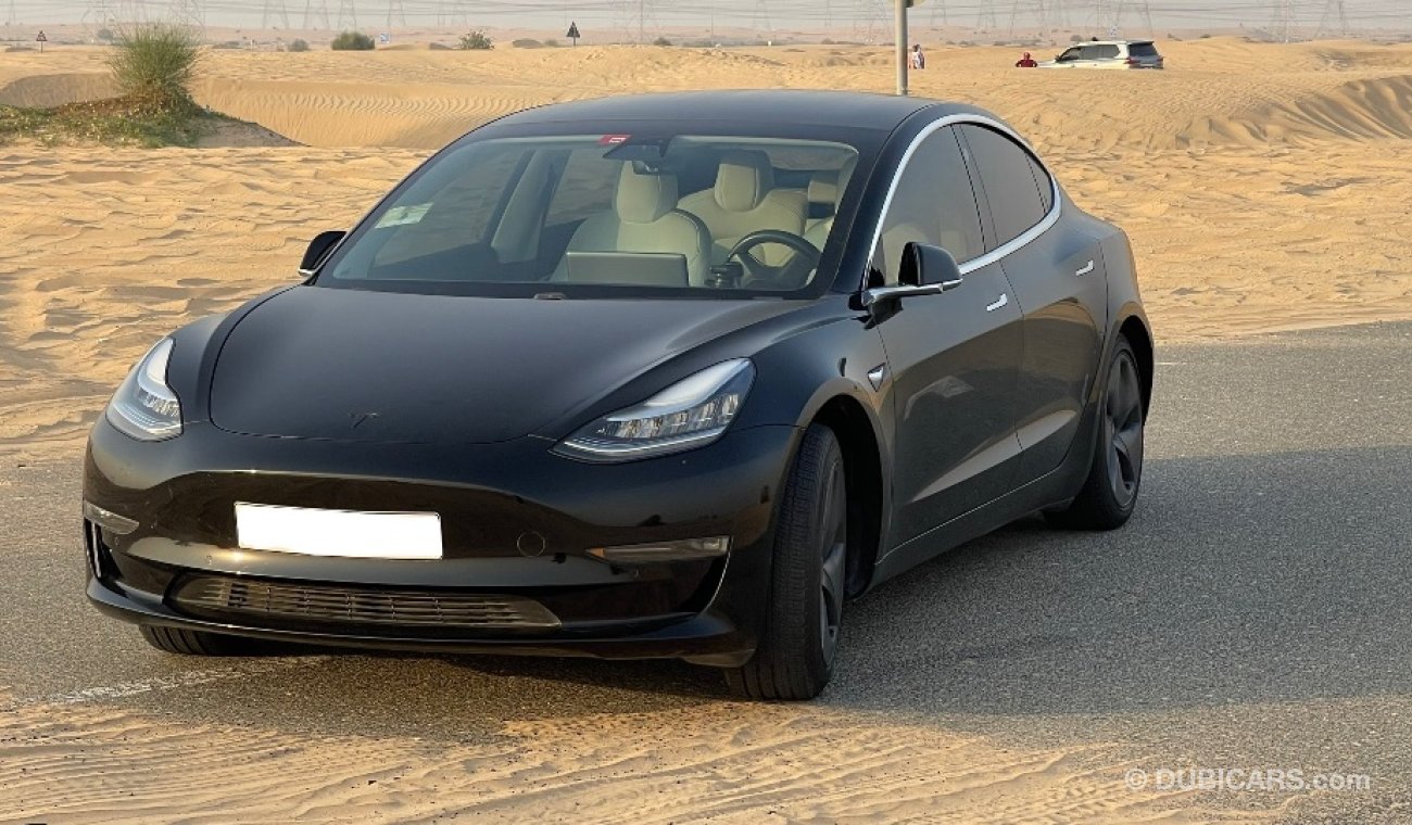 تيسلا موديل 3 Top of the line trim with all features Tesla Model 3 has very low mileage and clean usage.