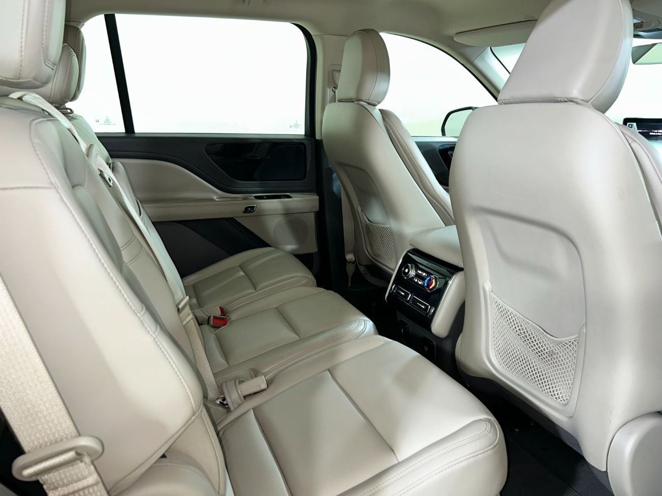 Lincoln Aviator STD 3.0L AVI122 / AL TAYER MOTORS /AL QOUZ SHOWROOM