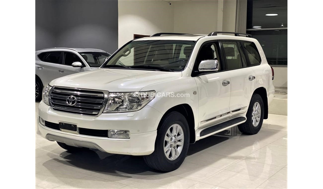 Toyota Land Cruiser TOYOTA LAND CRUISER 2011 GXR V6 GCC WITH SUNROOF
