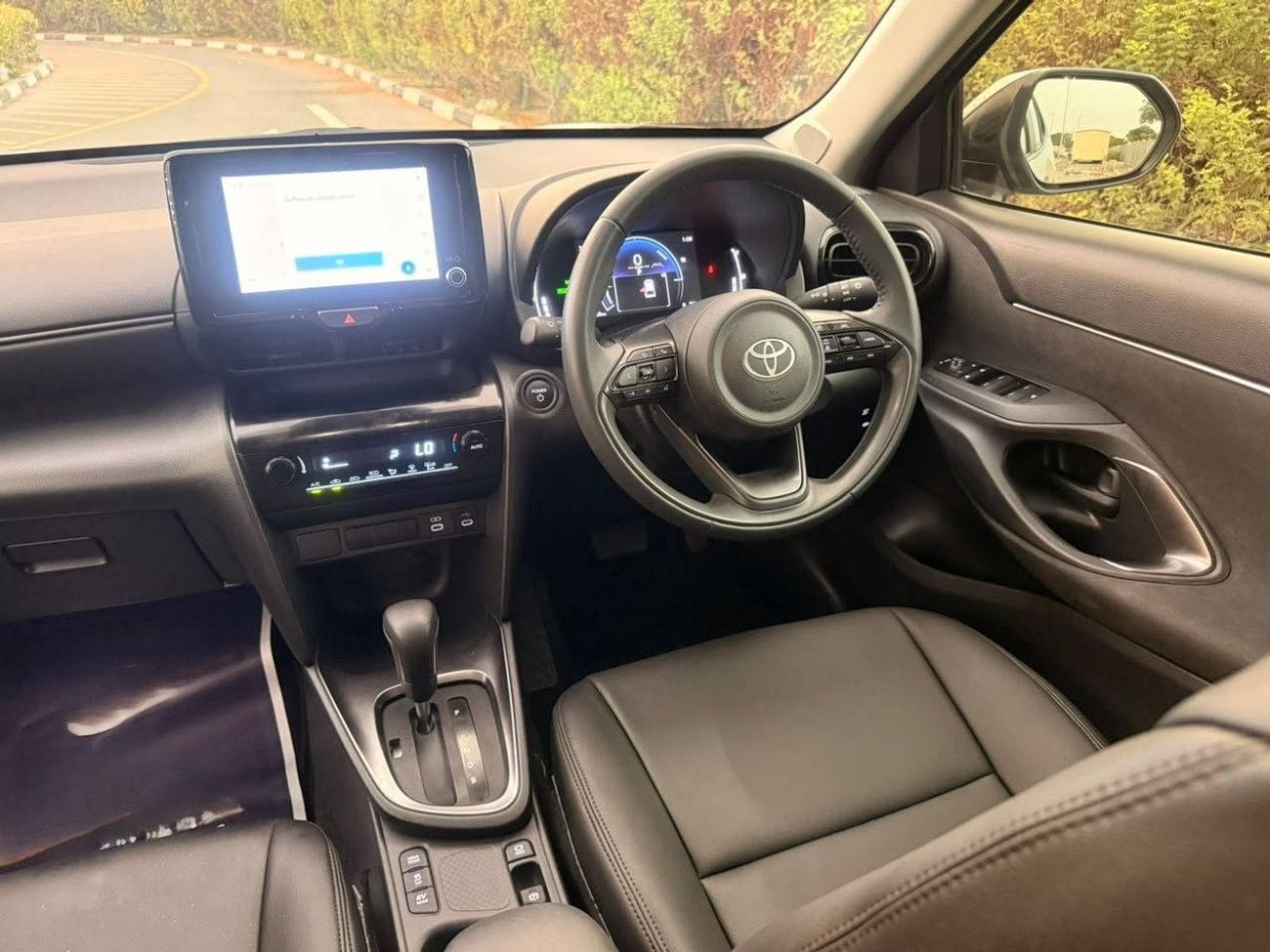 Toyota Yaris PUSH START ENGINE | CRUISE CONTROL | 360 VIEW CAMERA