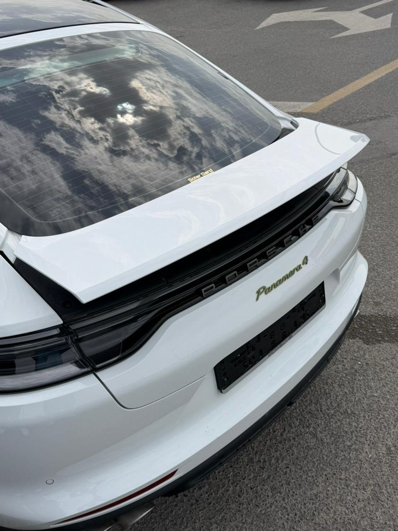 بورش باناميرا Turbo S E-Hybrid Sport Turismo 4.0L (680 HP) RWD