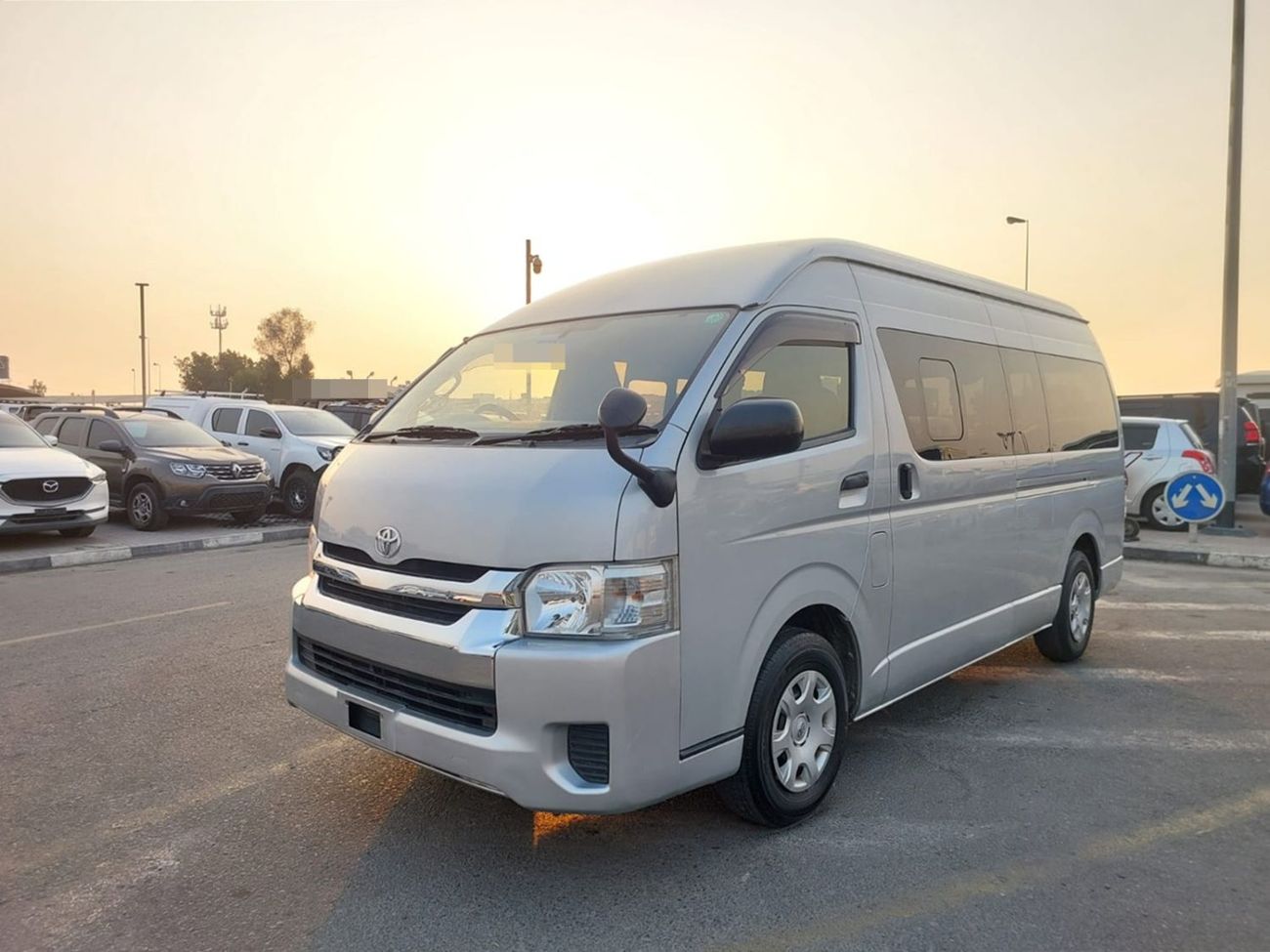 تويوتا هاياس TOYOTA HIACE VAN RHD 2015 MODEL 3.0 L DIESEL AUTOMATIC(PM15202)