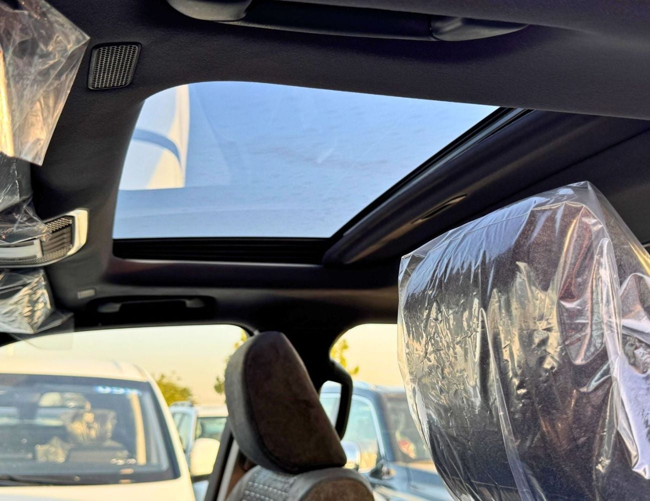 Toyota Land Cruiser GXR 3.5L V6 Petrol | Twin Turbo | Sunroof | Driver Power Seat | Digital Speed Meter | CODE # GXR33M