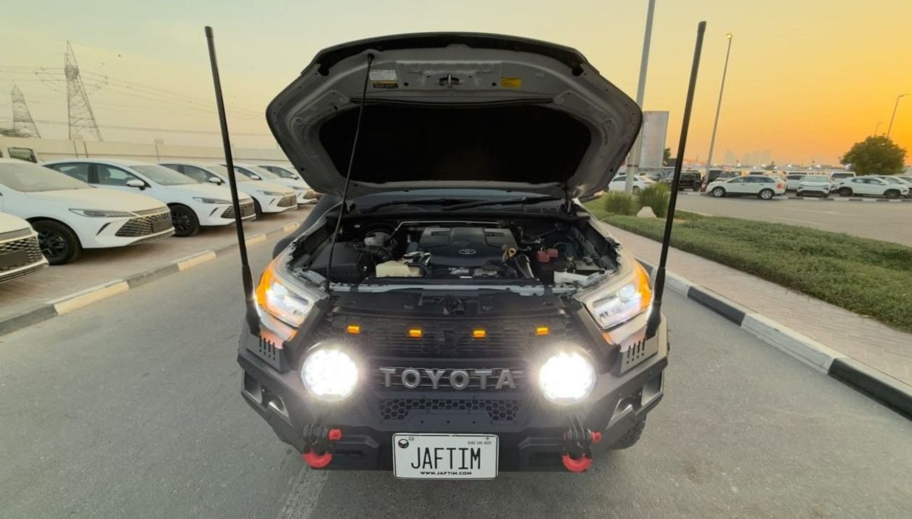 Toyota Hilux AT - 2.8 DIESEL ENGINE - 4WD