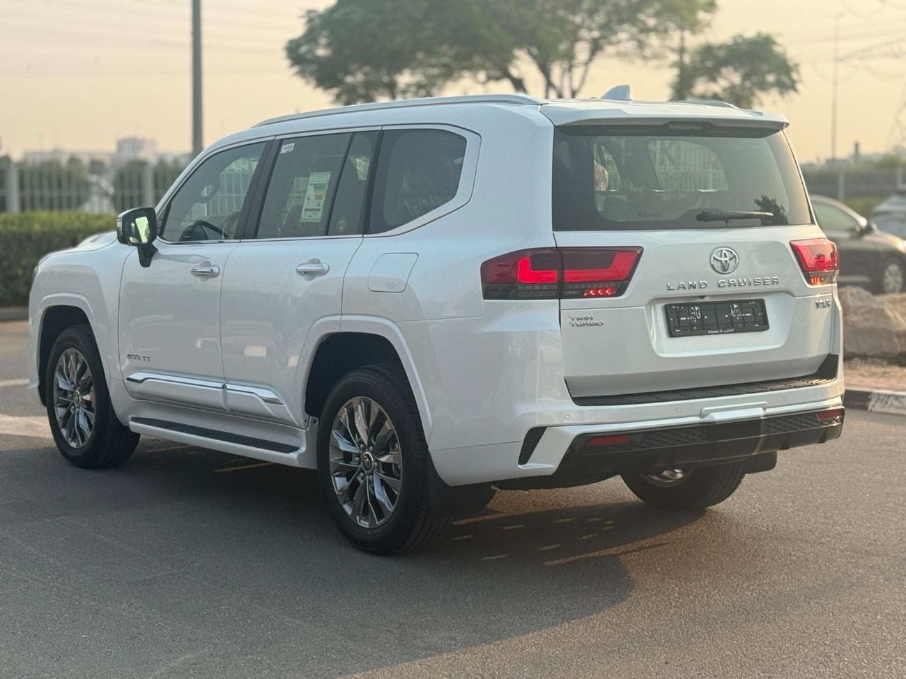 تويوتا لاند كروزر VXR