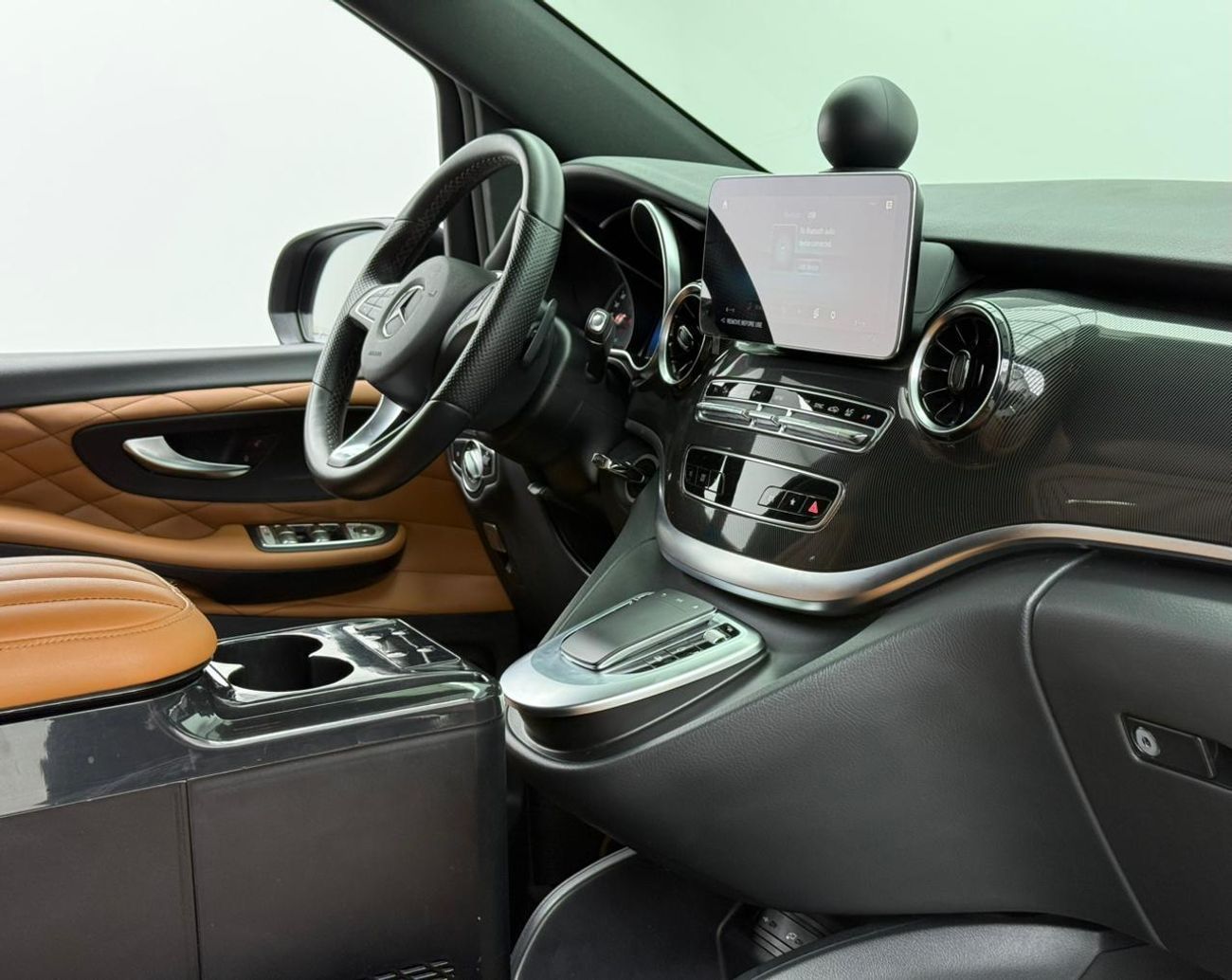 مرسيدس بنز V 250 2023 Mercedes-Benz V250 Line Conversion, 1 Year Warranty Unlimited KM, Full Service History, GCC