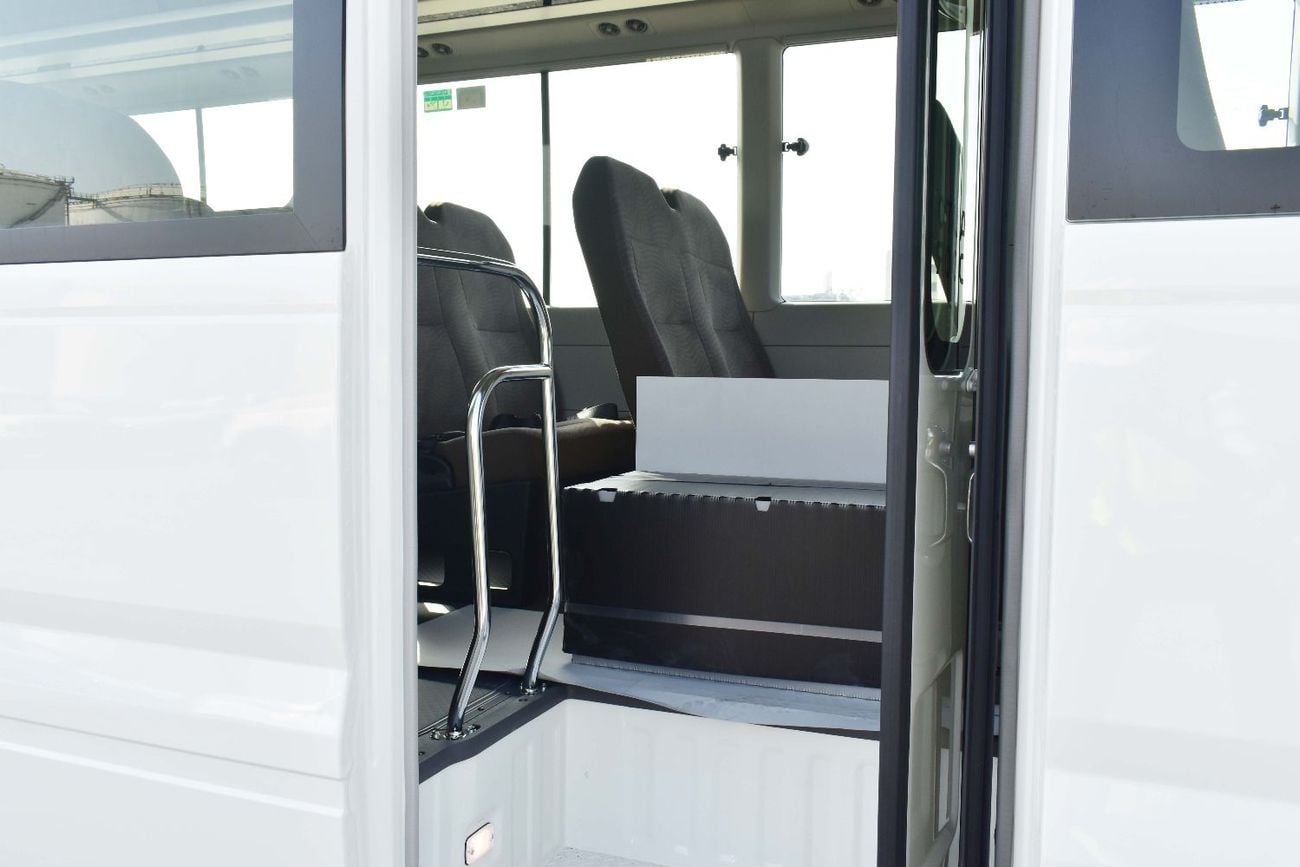 تويوتا كوستر 2.7L (23-Seater)