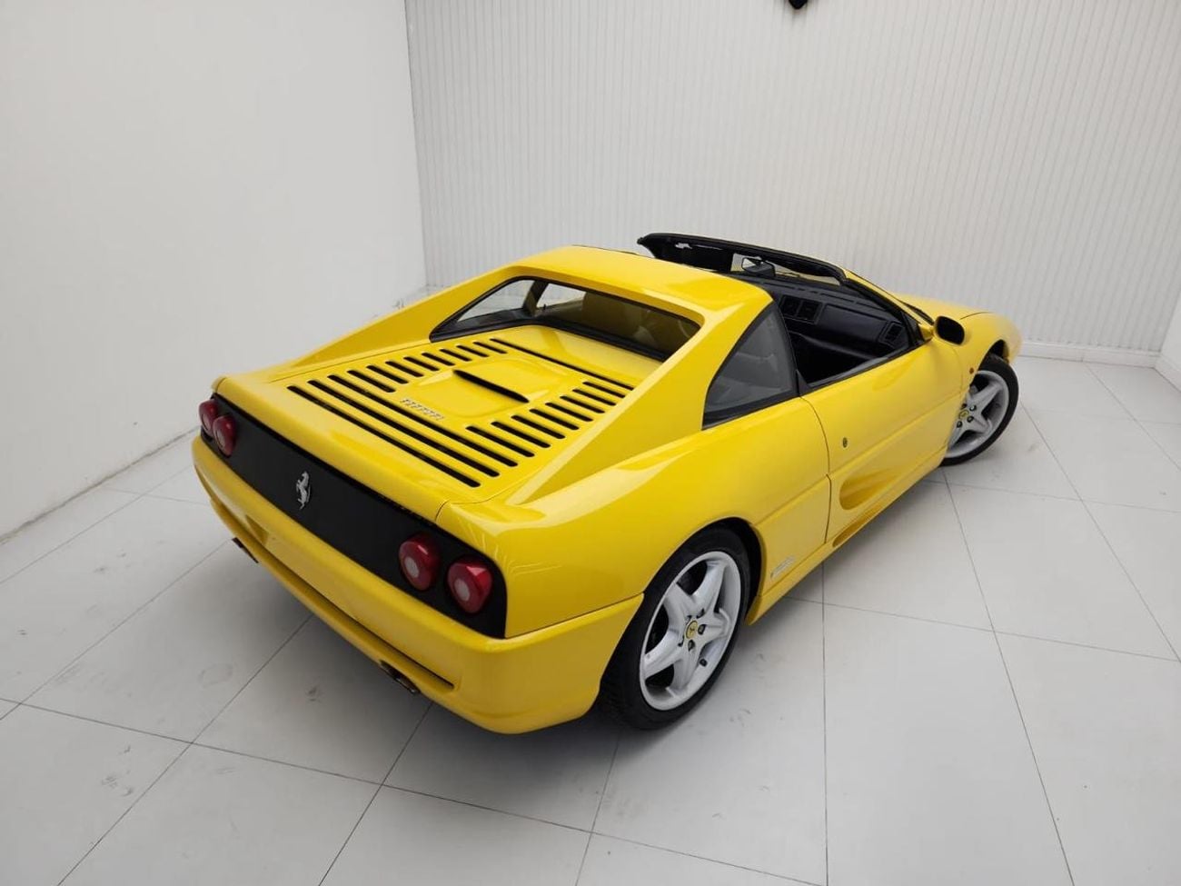 Ferrari F355