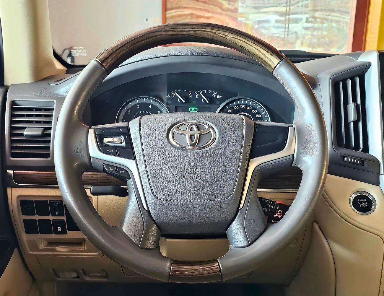 Toyota Land Cruiser GXR V6/ SUNROOF/ WARANTY/ FSH/ SINGLE USER/ LEATHER/ FREE REGISTERATION/ 2266 MONTHLY /LOT#20936