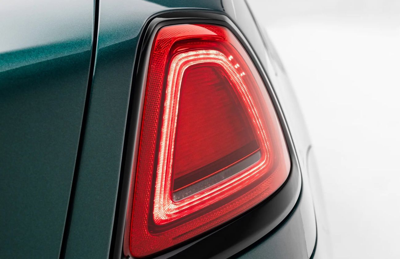 رولز رويس داون 6.6L V12 Twin-Turbocharged Engine