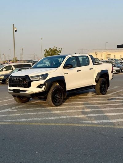تويوتا هيلوكس TOYOTA HiLUX GR 2.8 DiESEL FuLL 2025 WHiTE