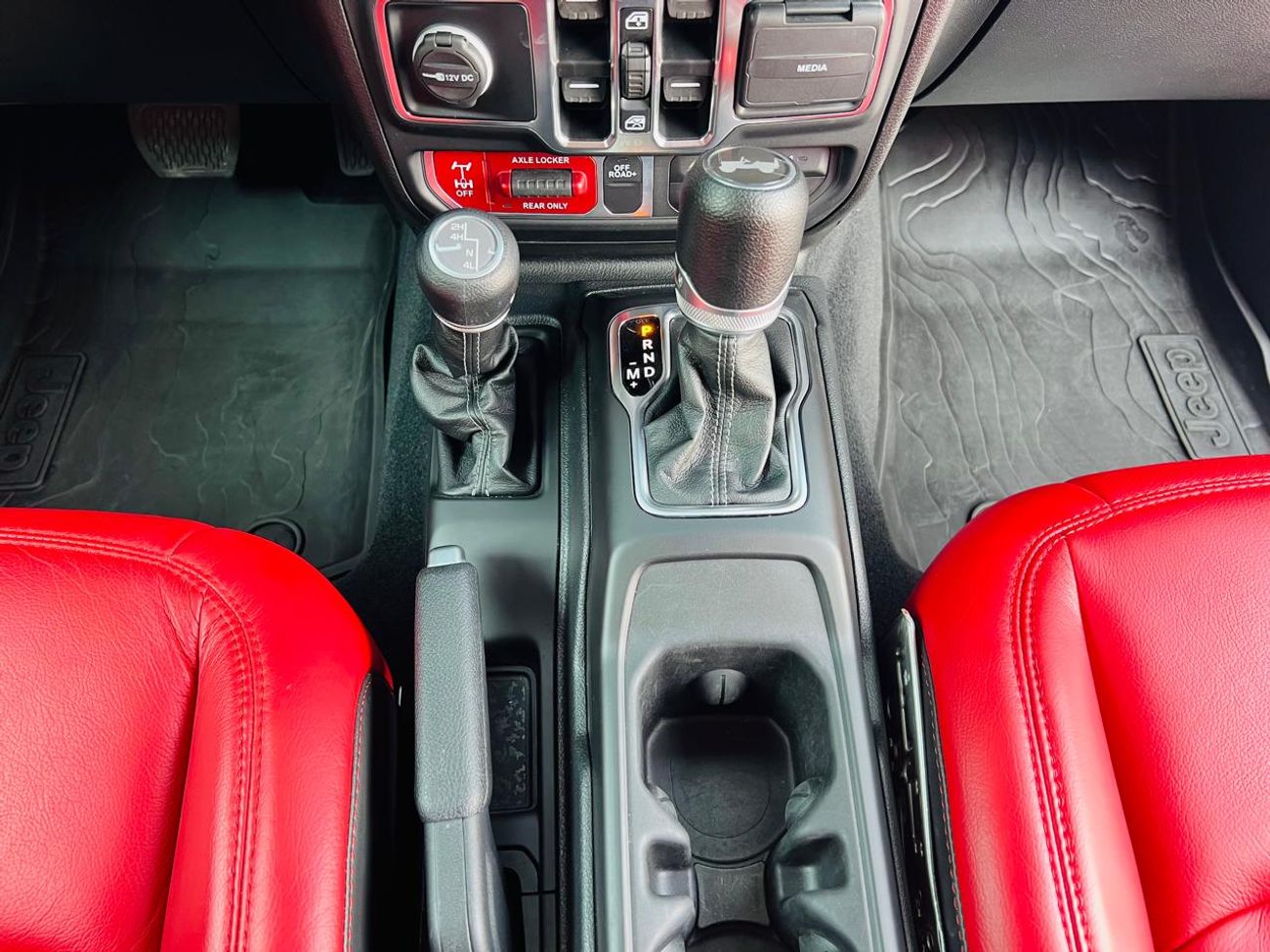 Jeep Wrangler Unlimited Sport S 2.0L A/T