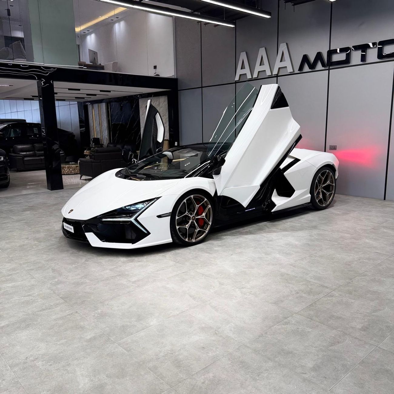 لامبورغيني ريفويلتو 6.5L V12 Hybrid