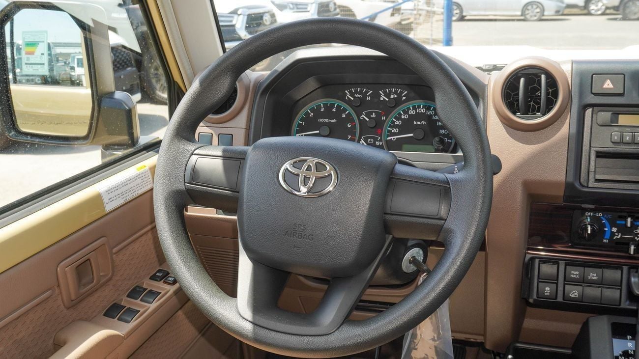 Toyota Land Cruiser Pick Up TOYOTA LC 79 DOUBLE CABIN PETROL 4.0 A/T - 2025