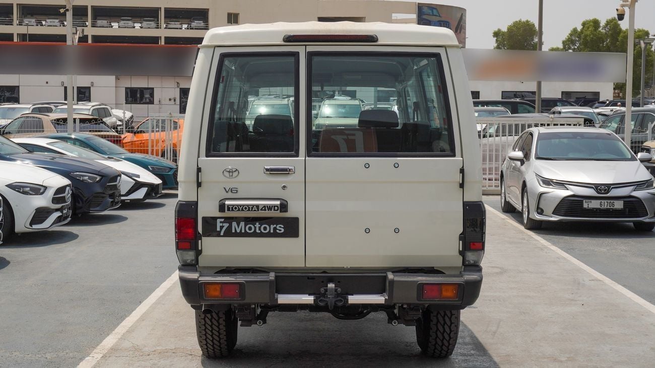 تويوتا لاند كروزر 70 4.0L V6 M/T