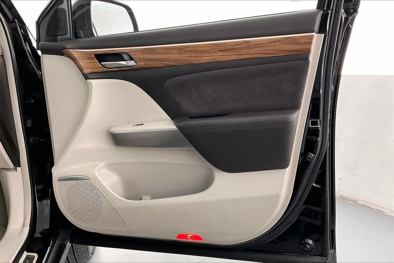 Toyota Land Cruiser VXR| 1 year free warranty | Exclusive Eid offer