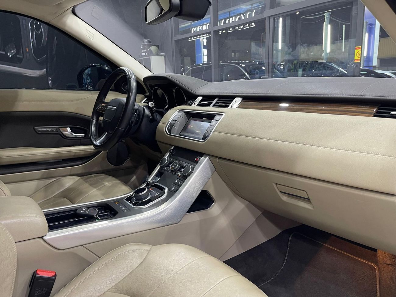 Land Rover Range Rover Evoque P200 R-Dynamic HSE 2.0L