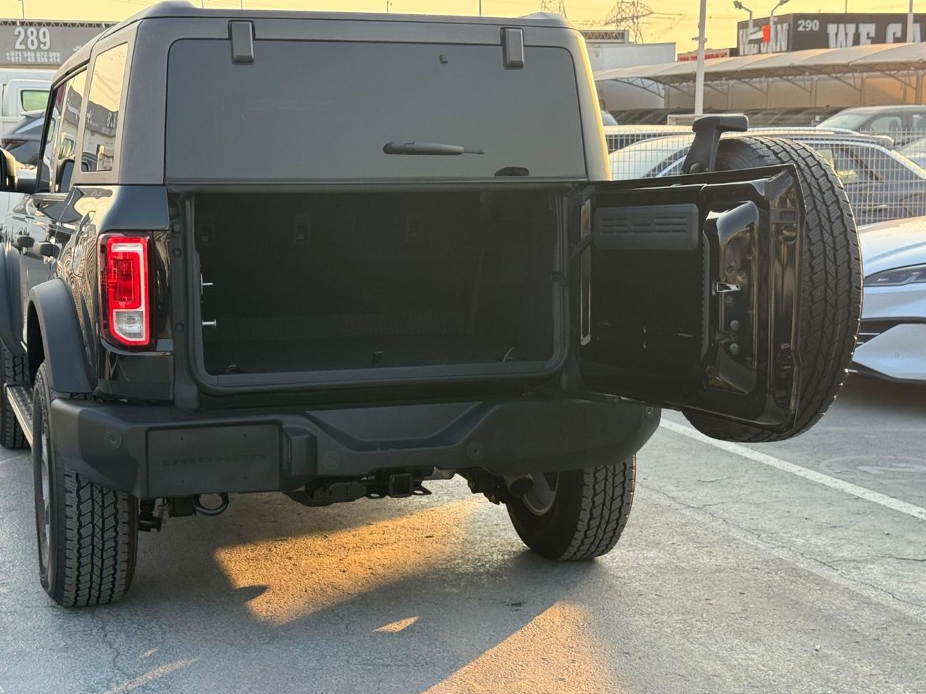 فورد برونكو 2.0L Turbocharged Petrol 4WD 2023 Export Price @ 155,500 AED