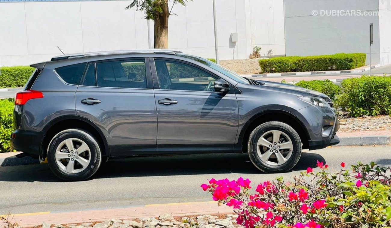 Toyota RAV4 2015 2.0CC, Automatic, 2WD, [Right-Hand Drive], Petrol, Cruise Control, Back Camera, Good Condition.