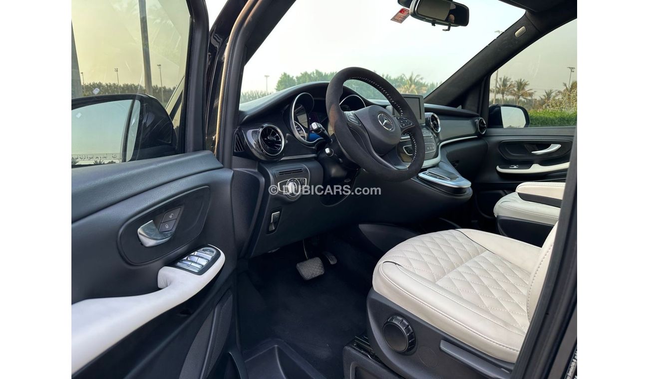Mercedes-Benz V 250 Exclusive Viano V-250 GCC 2021 V4 Petrol // Body kit( may bach ) // Low mileage // Perfect condition