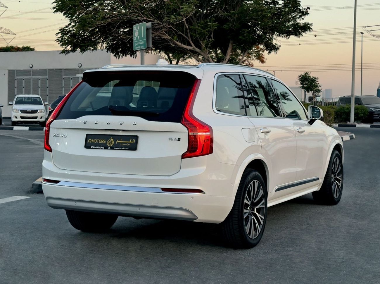فولفو XC 90 MOMENTUM