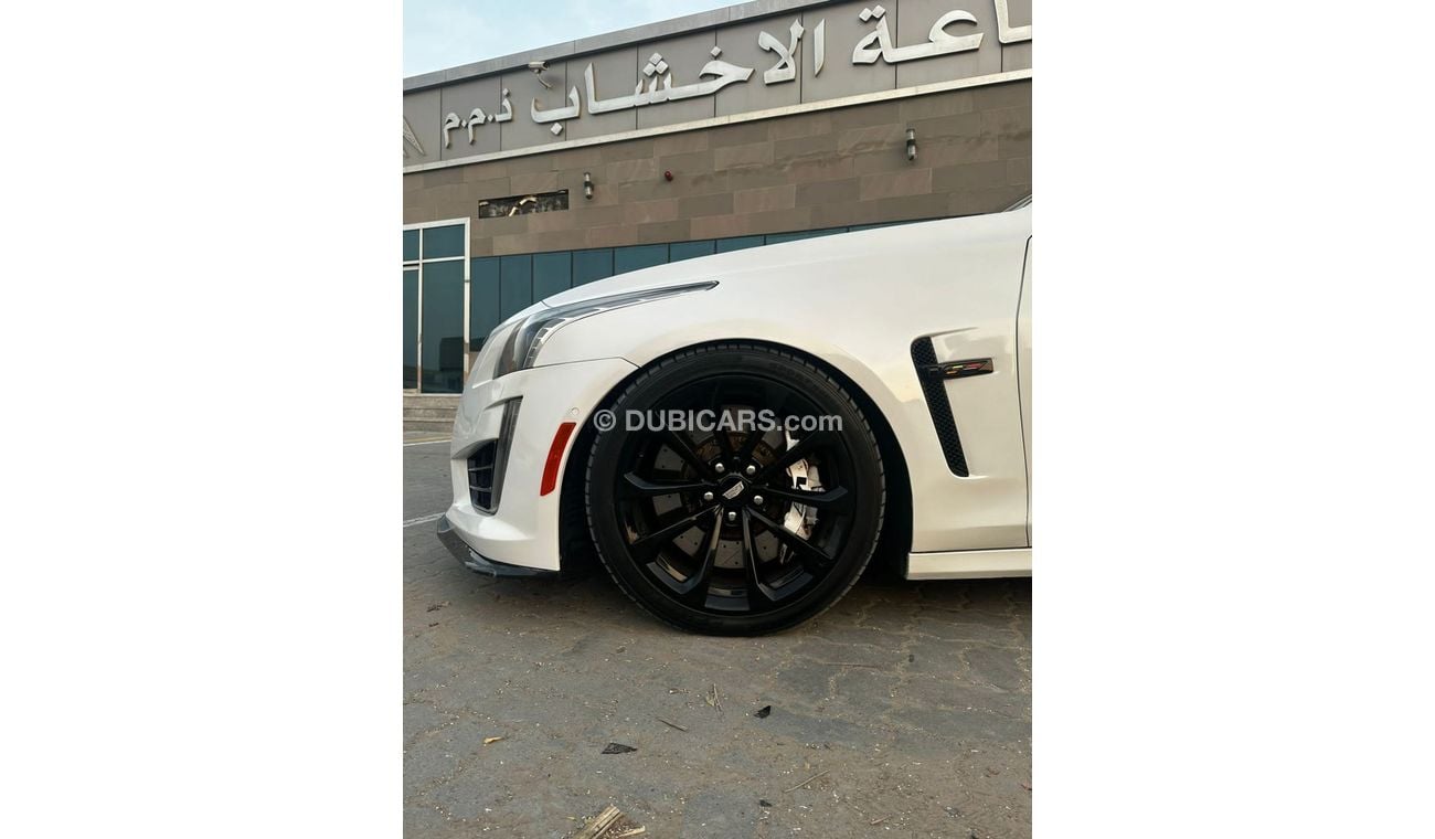 كاديلاك CTS V