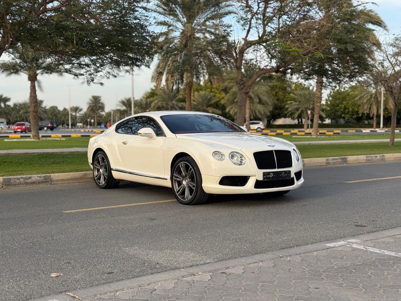 بنتلي كونتيننتال جي تي BENTLEY GT CONTINANTAL MODEL 2013 GCC SPACE FULL OPTION