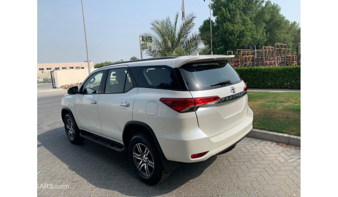 Toyota Fortuner تويوتا فورتونر 2016 بحالة الوكالة سوق سيارات عجمان معرض ابصحراء لتجارة السيارات رقم المعرض 42