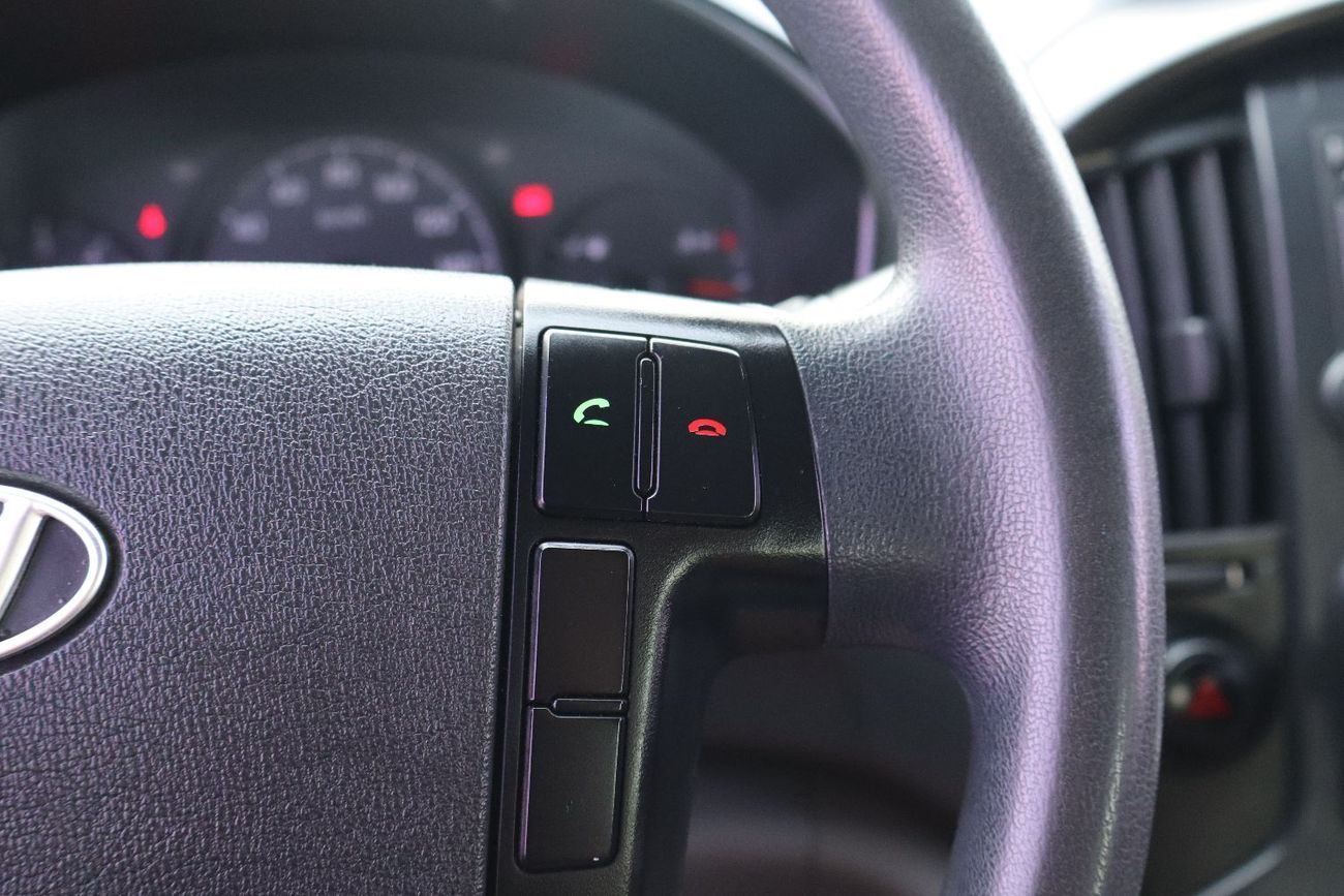 هيونداي H1 ستاريكس Hyundai H1 12-Seater Passenger Van 2016