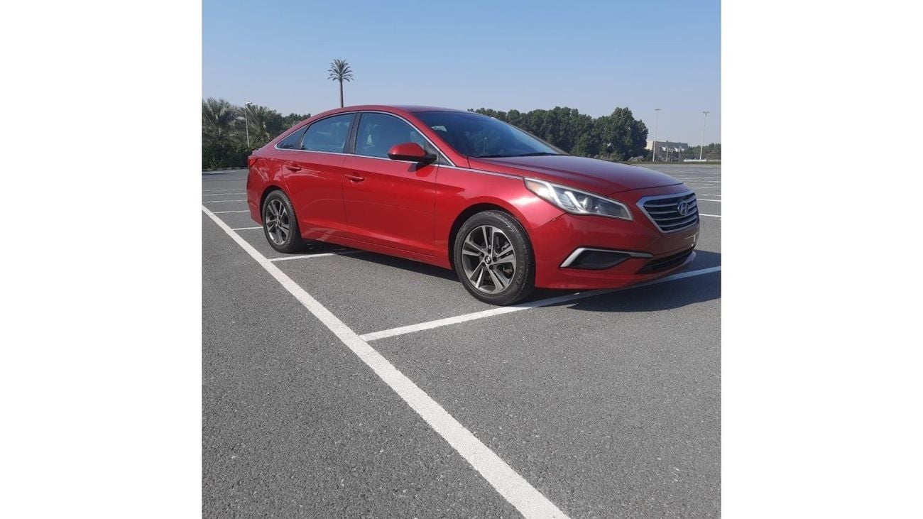 Hyundai Sonata GL Hyundai Sonata Se 2017 Red 2.4L 4 vin: 5NPE24AF4HH495067   ( UAS_ SPEC) VERY GOOD CONDITION