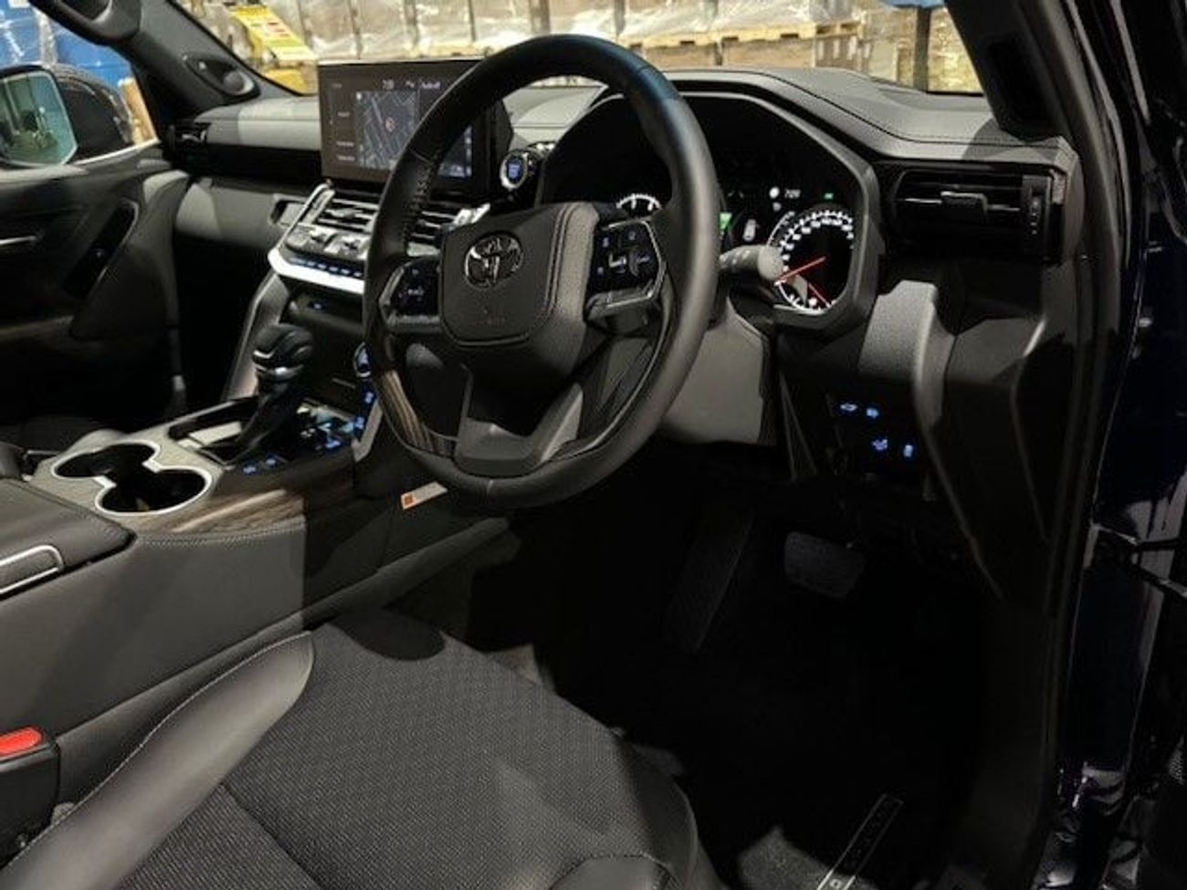 تويوتا لاند كروزر SAHARA DIESEL AUTO 15KM NEW FULL OPTIONS RIGHT-HAND-DRIVE