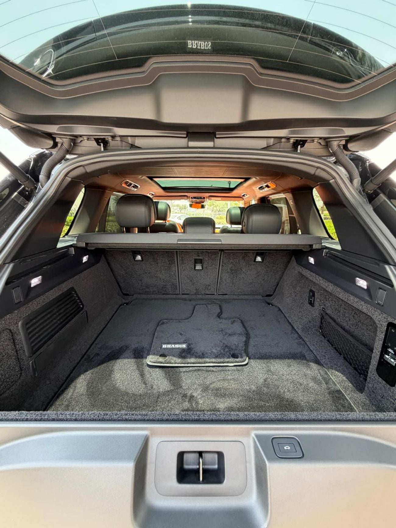BRABUS 700 - Range Rover SV P615