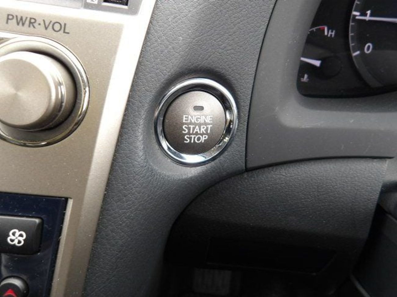 Lexus RX 270 2.7L V4 PETROL / DVD CAMERA / PUSH START / PWR WITH LEATHER SEATS / 2015