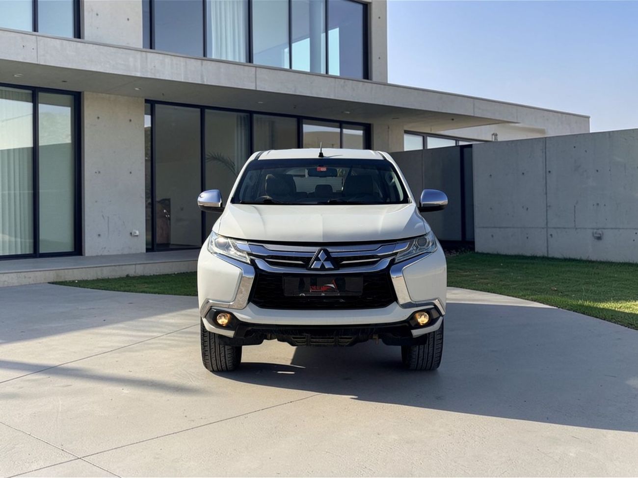 Mitsubishi Montero Sport GLS Mid 3.0L MITSUBISHI MONTERO SPORT | 3.0L V6 – 216 BHP | 2016 | GCC SPECS