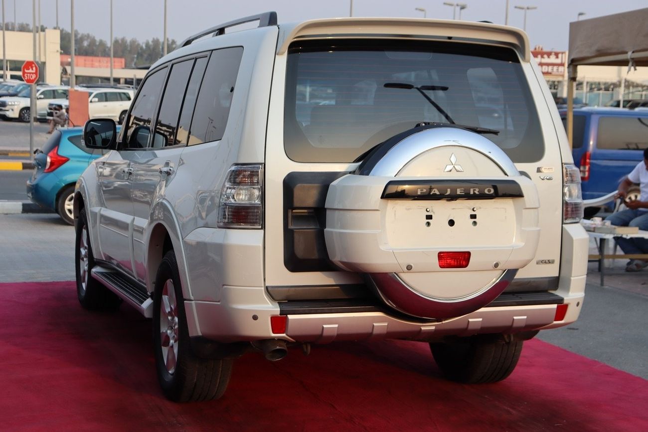 ميتسوبيشي باجيرو GLS هايلاين اعلى