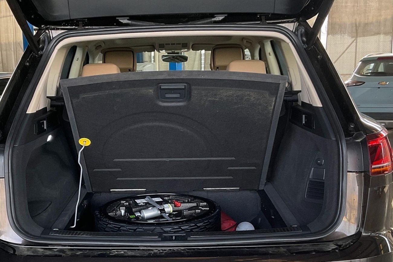 Volkswagen Touareg Highline | Guaranteed Warranty | 0 Down Payment