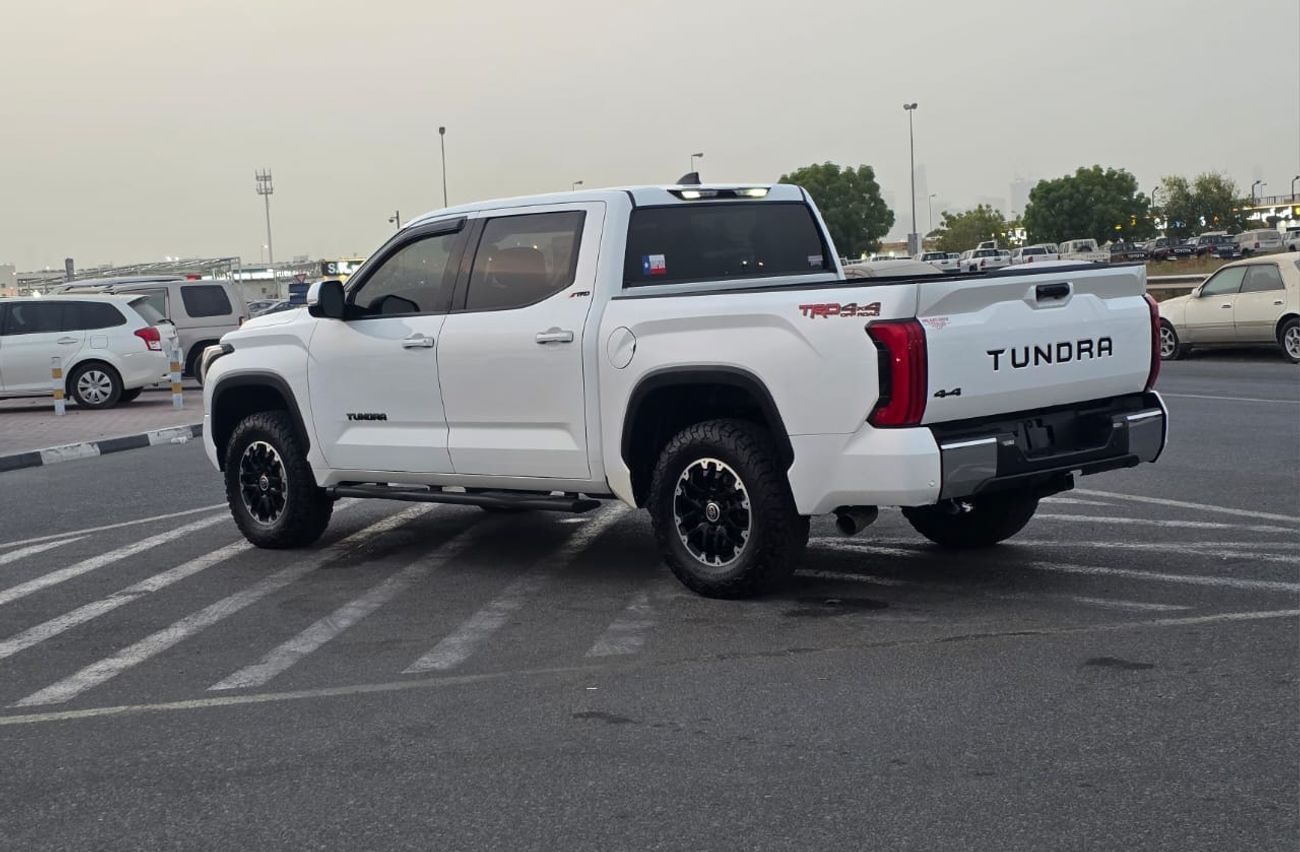 تويوتا تاندرا Crewmax