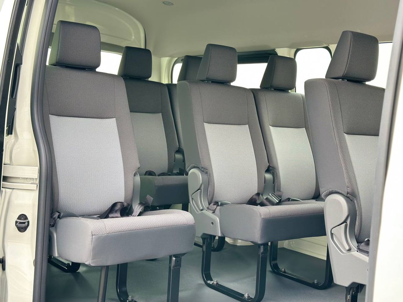 تويوتا هاياس 3.5 لتر PTR أوتوماتيك // 2026 // مزودة بمشغل DVD وكاميرا خلفية، أبواب جانبية أوتوماتيكية // عرض خاص 