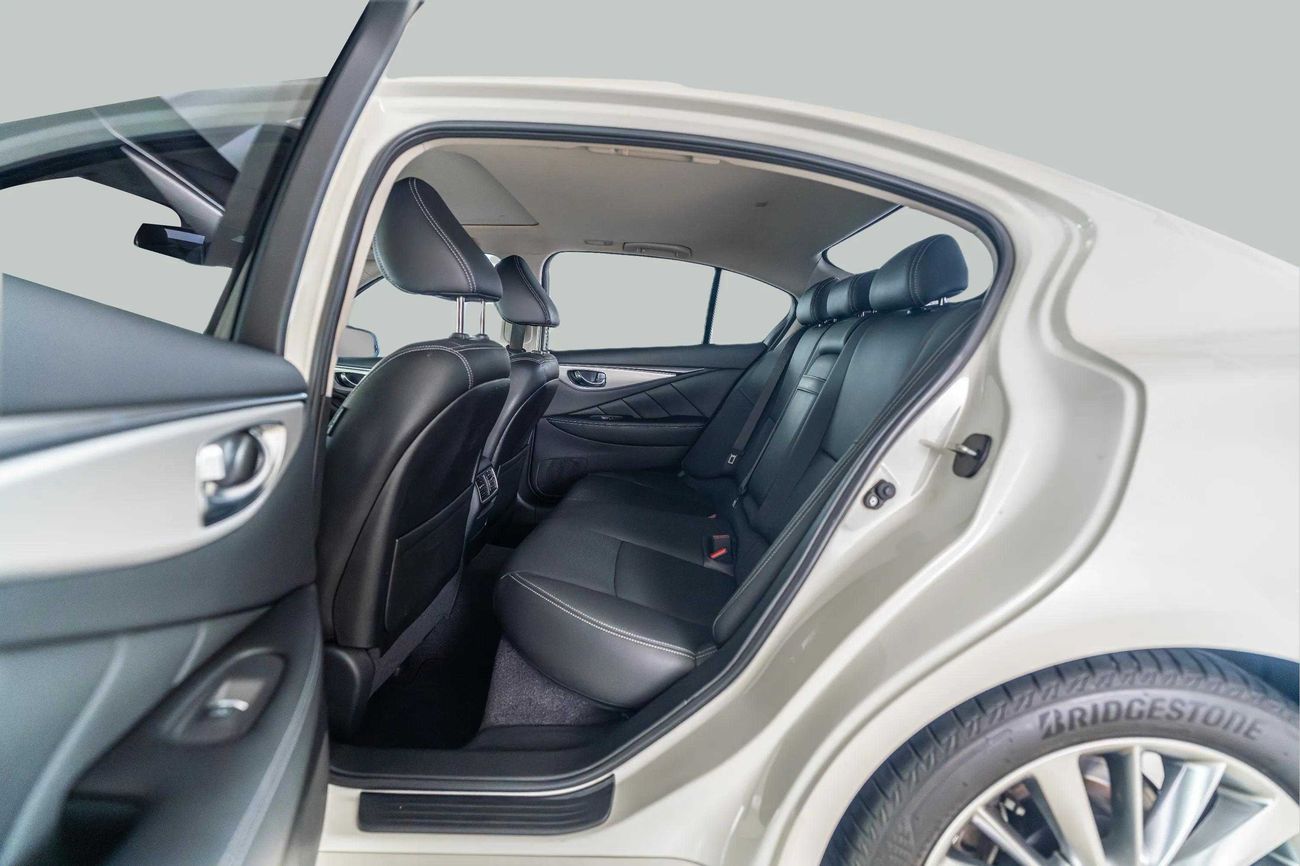 Infiniti Q50 LUXE 3.0