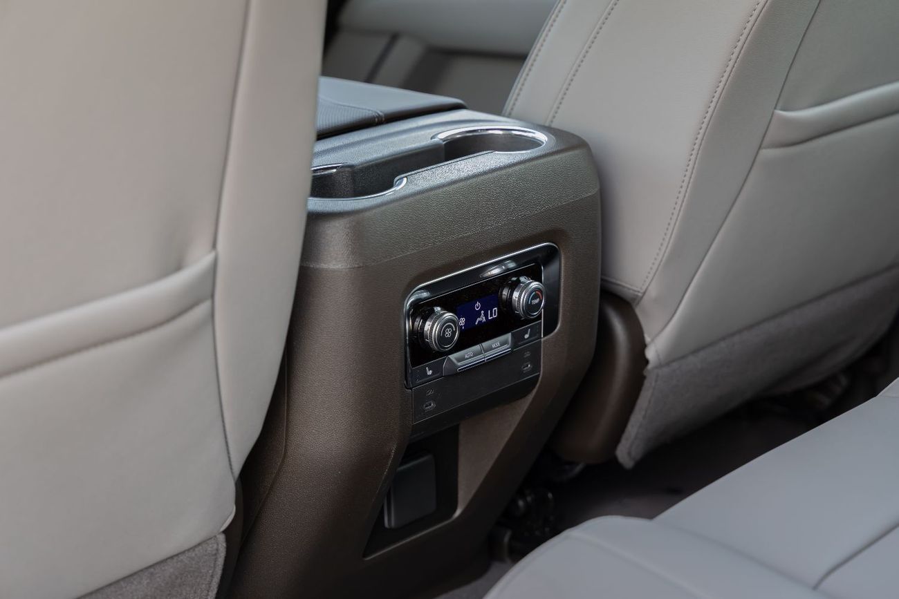 GMC Yukon XL GMC Yukon XL Elevation | 2025 | 2WD (Export)