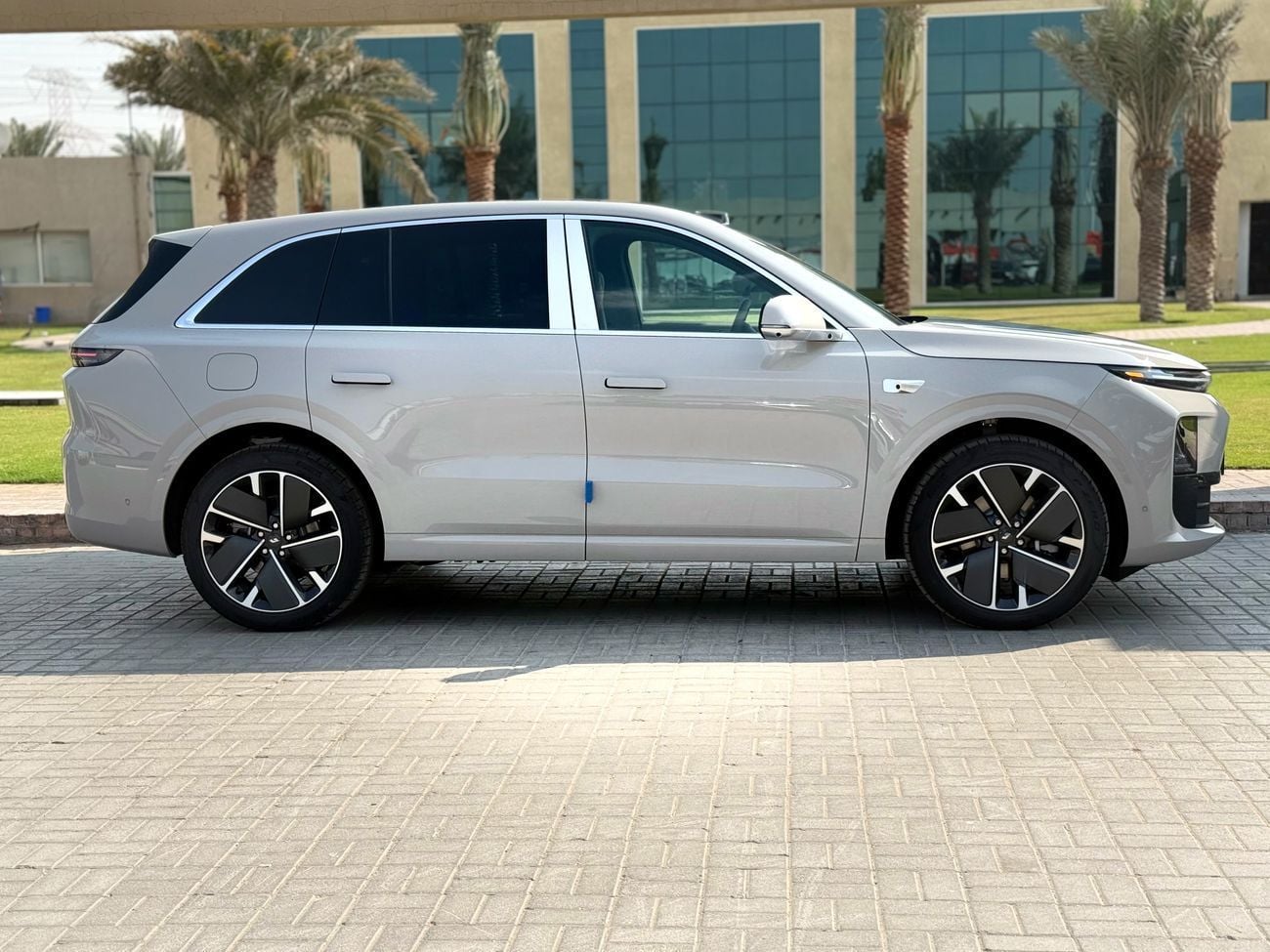 Li Auto L6